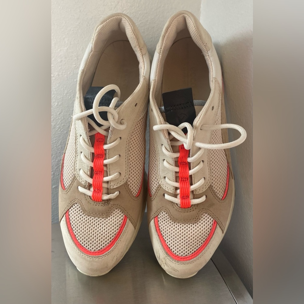 ECCO .. WOMENS Stylish Beige Sneakers